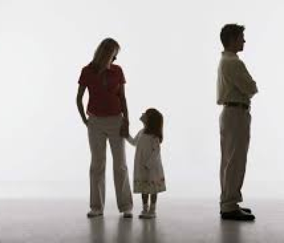 THAY ĐỔI QUYỀN NUÔI CON SAU KHI LY HÔN